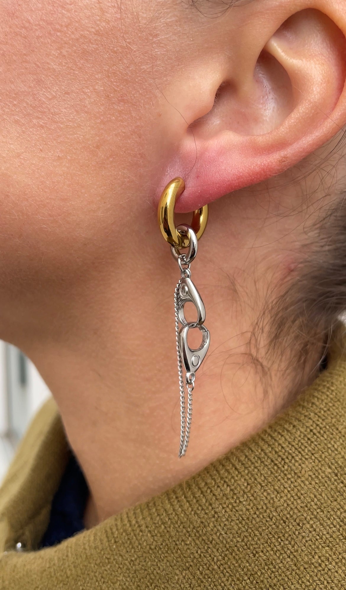 Handcuff earrings