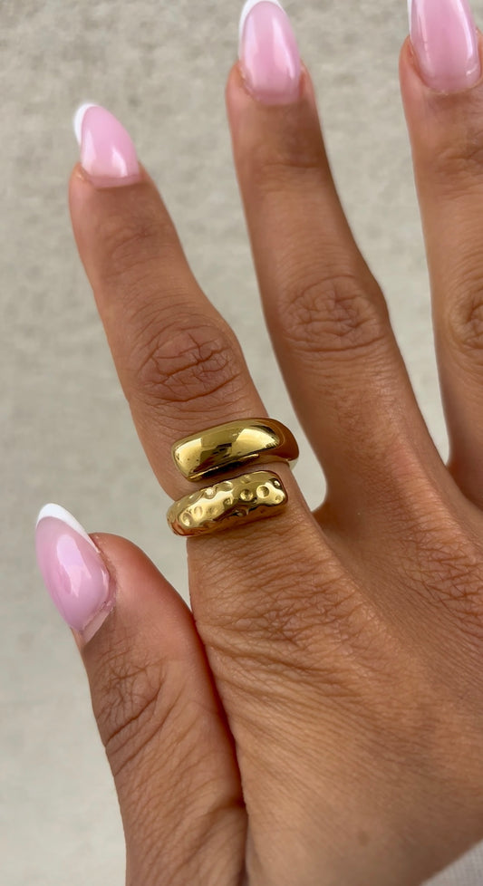 Hammered embrace ring