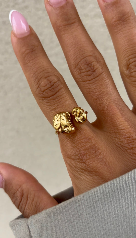 Stones ring