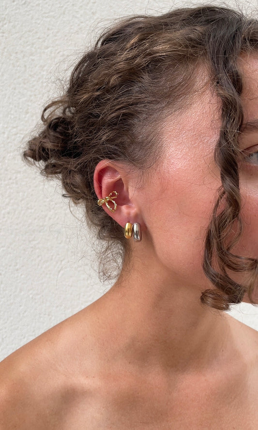Bow ear cuff