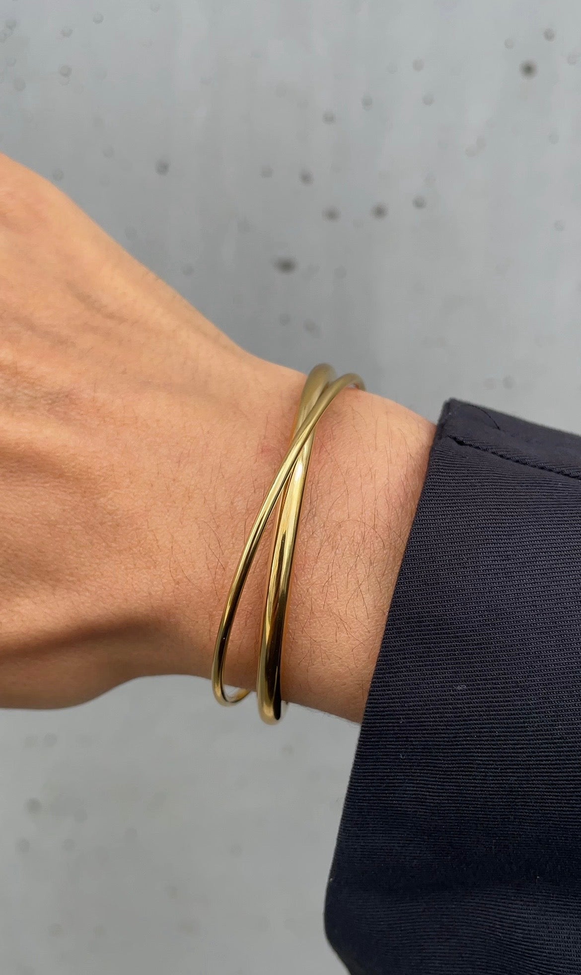 Thin bangle
