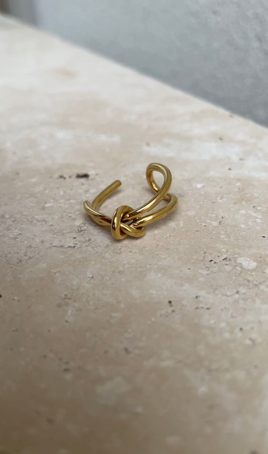 Thin knot ring