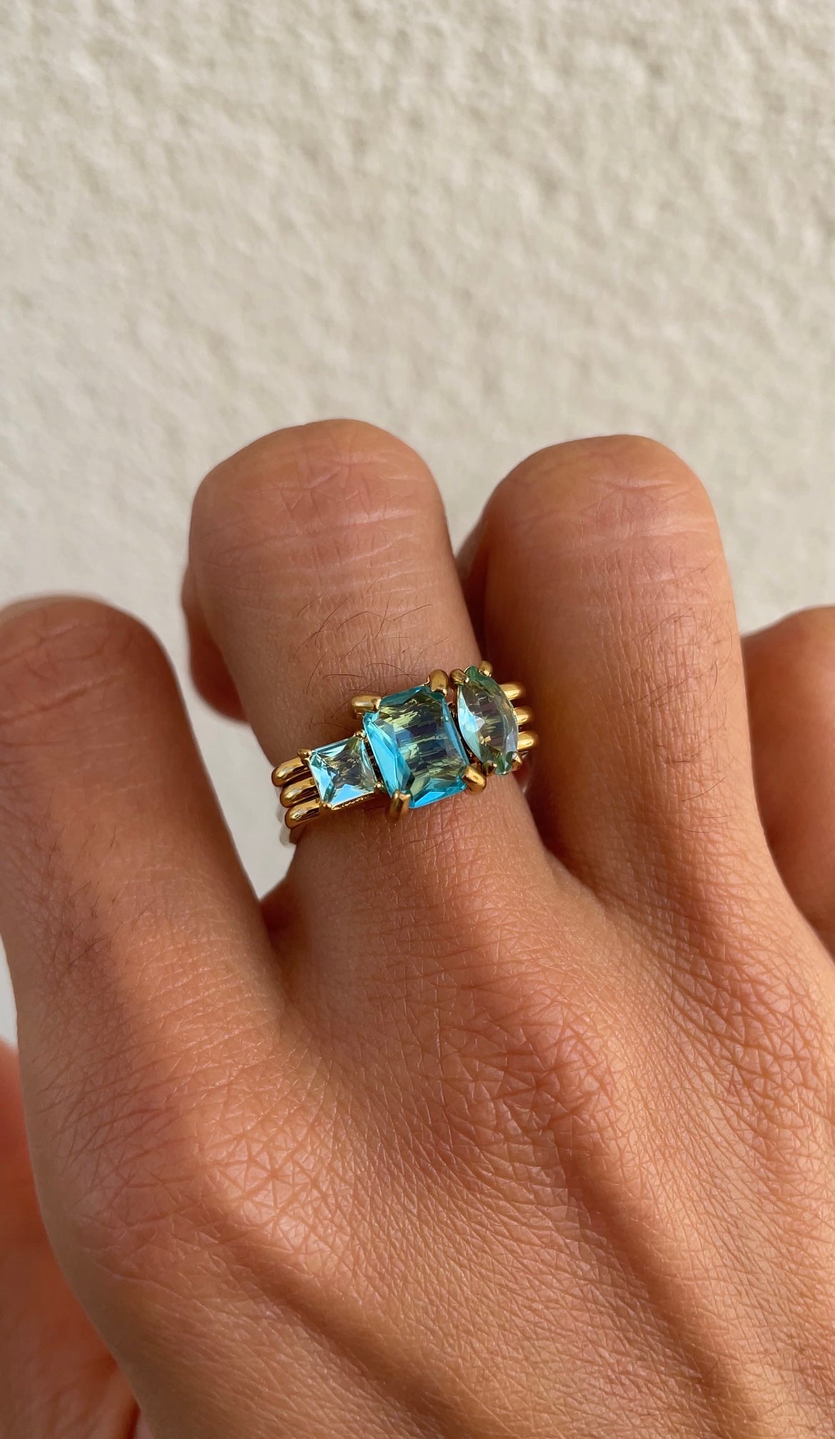 Colored gems ring