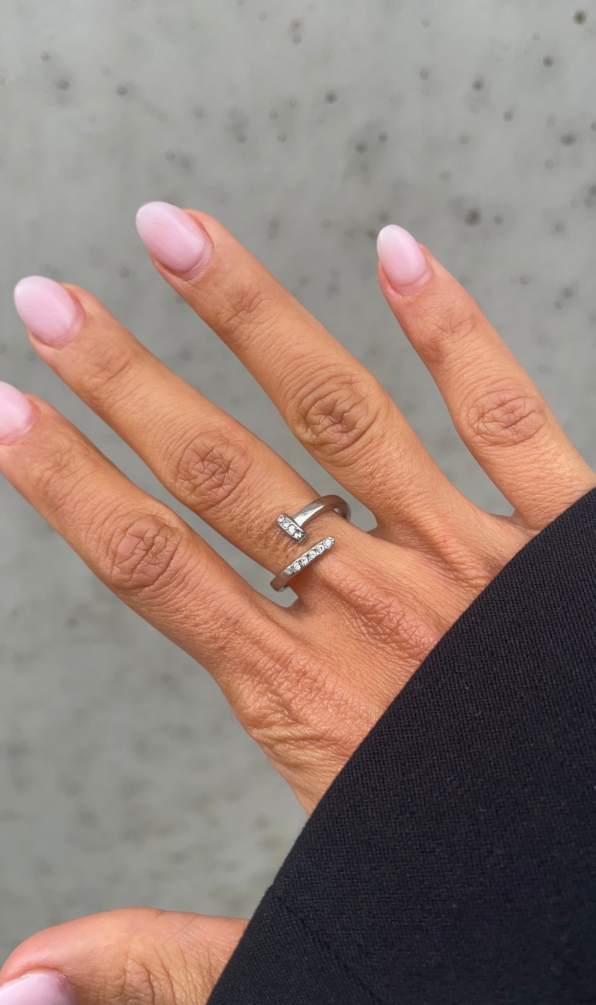 Gems push ring