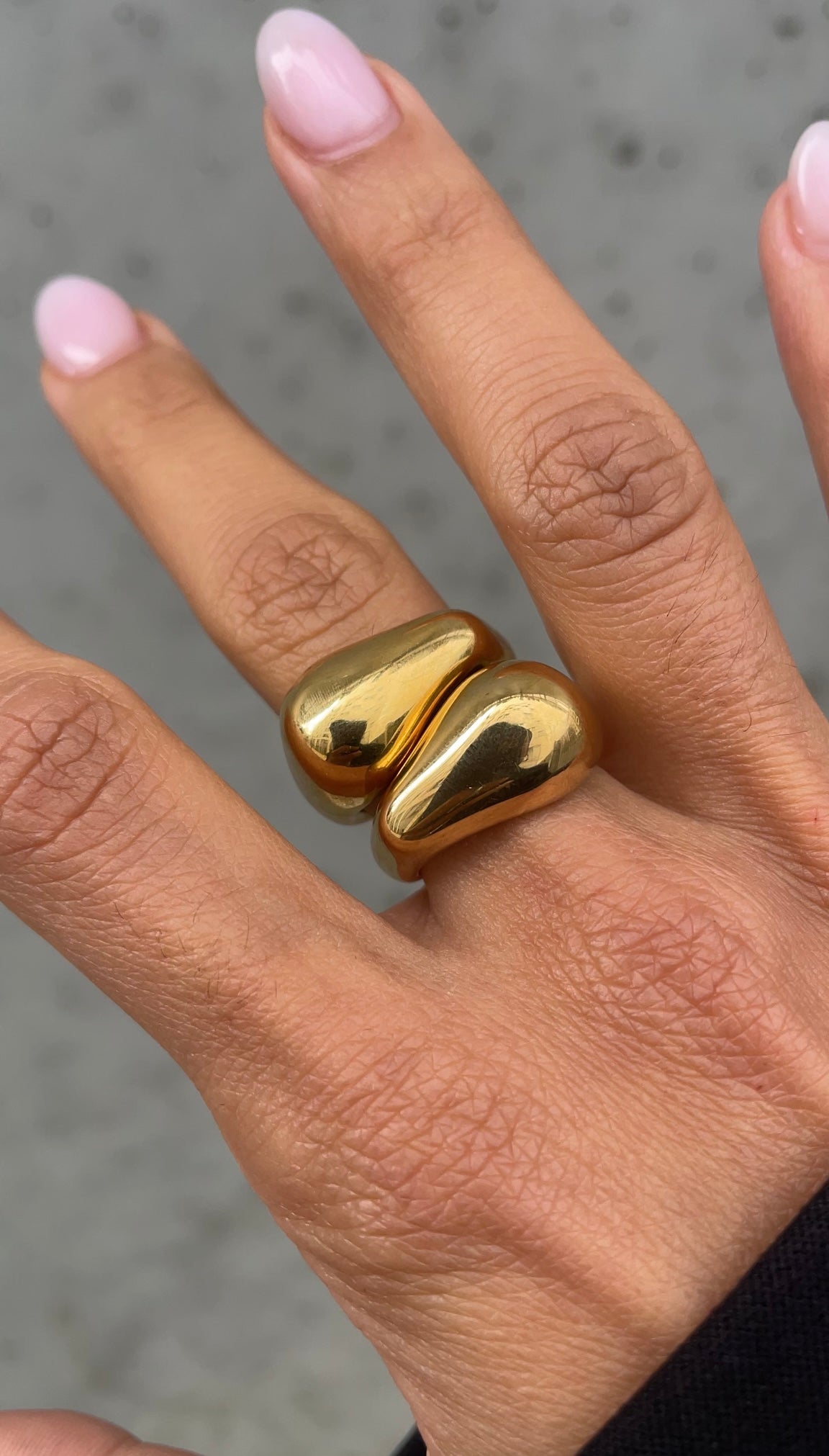 Duo asymmetric ring