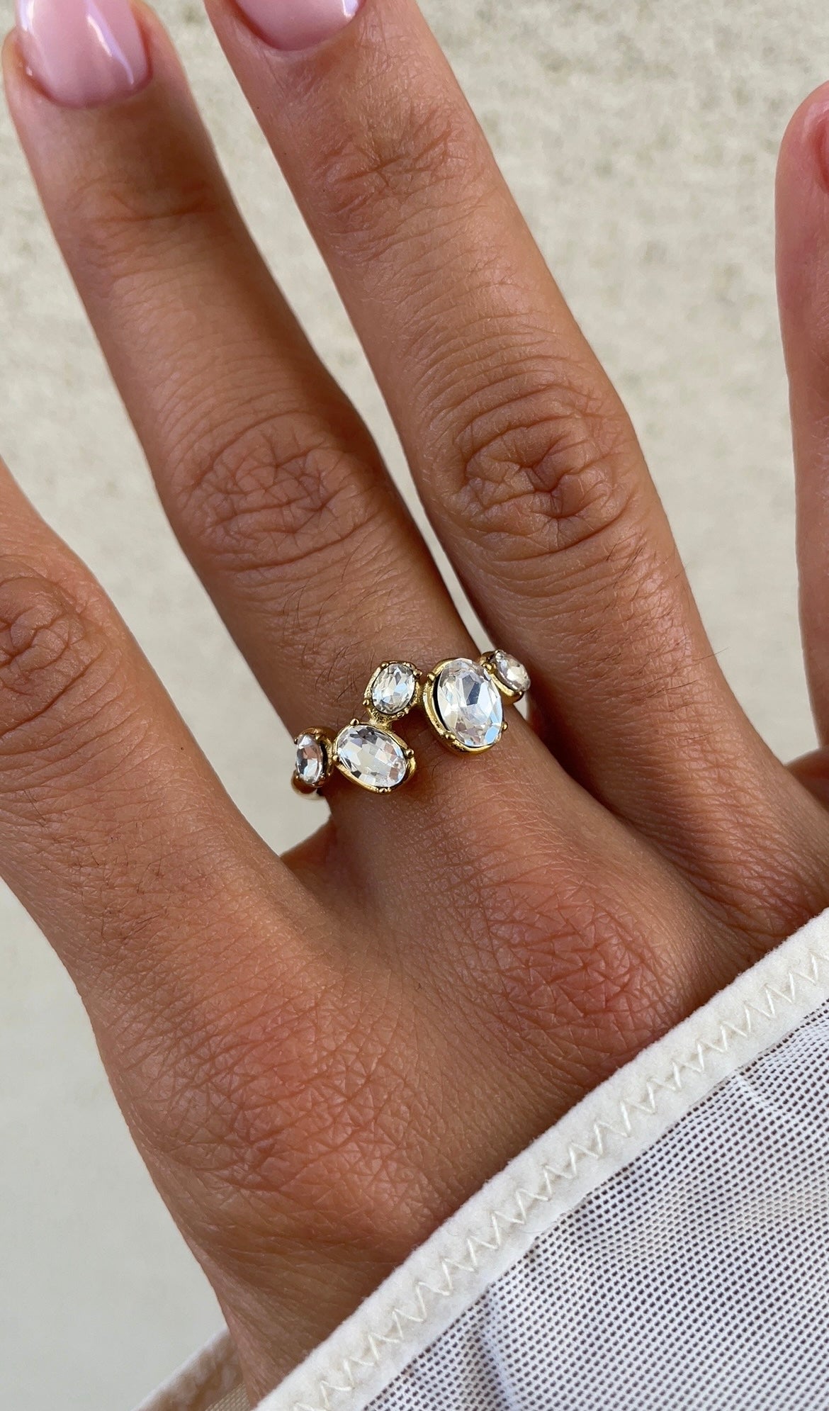 Colored gems ring