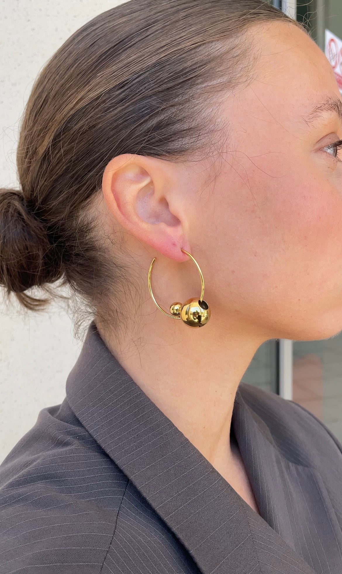 Asymmetric pearl earrings