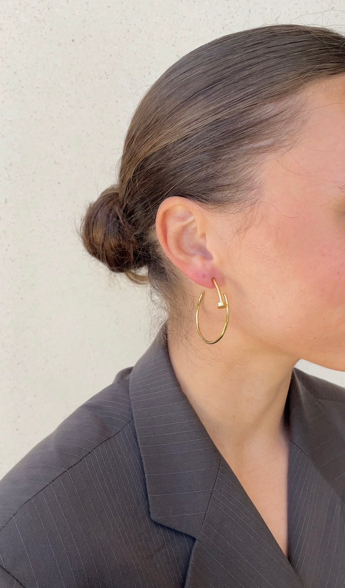 Thin push earrings