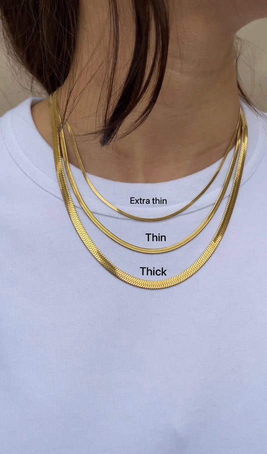 Flat necklaces