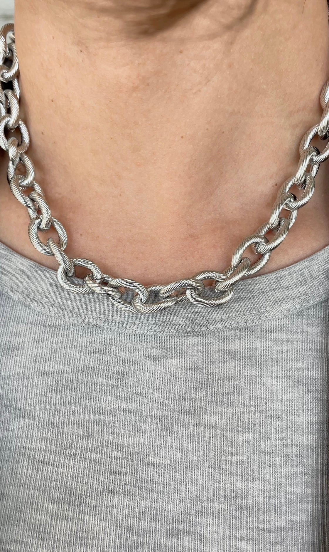 Striped Bold chain