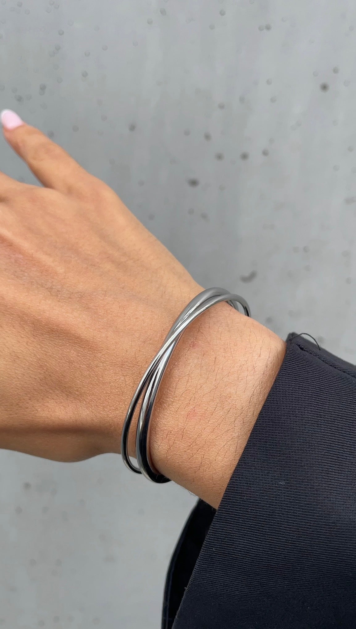 Thin bangle