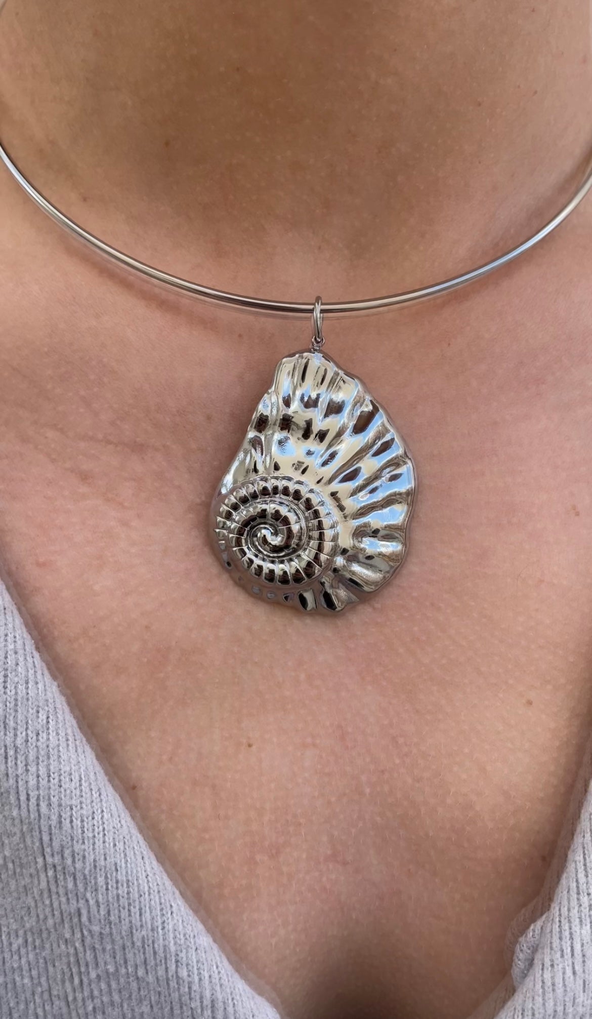 Huge shell necklace