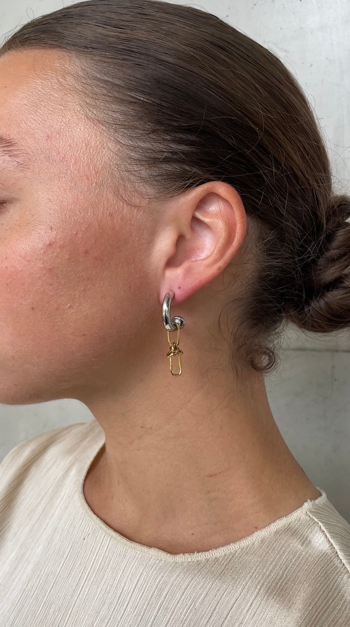 Thin Asymmetric knot earrings