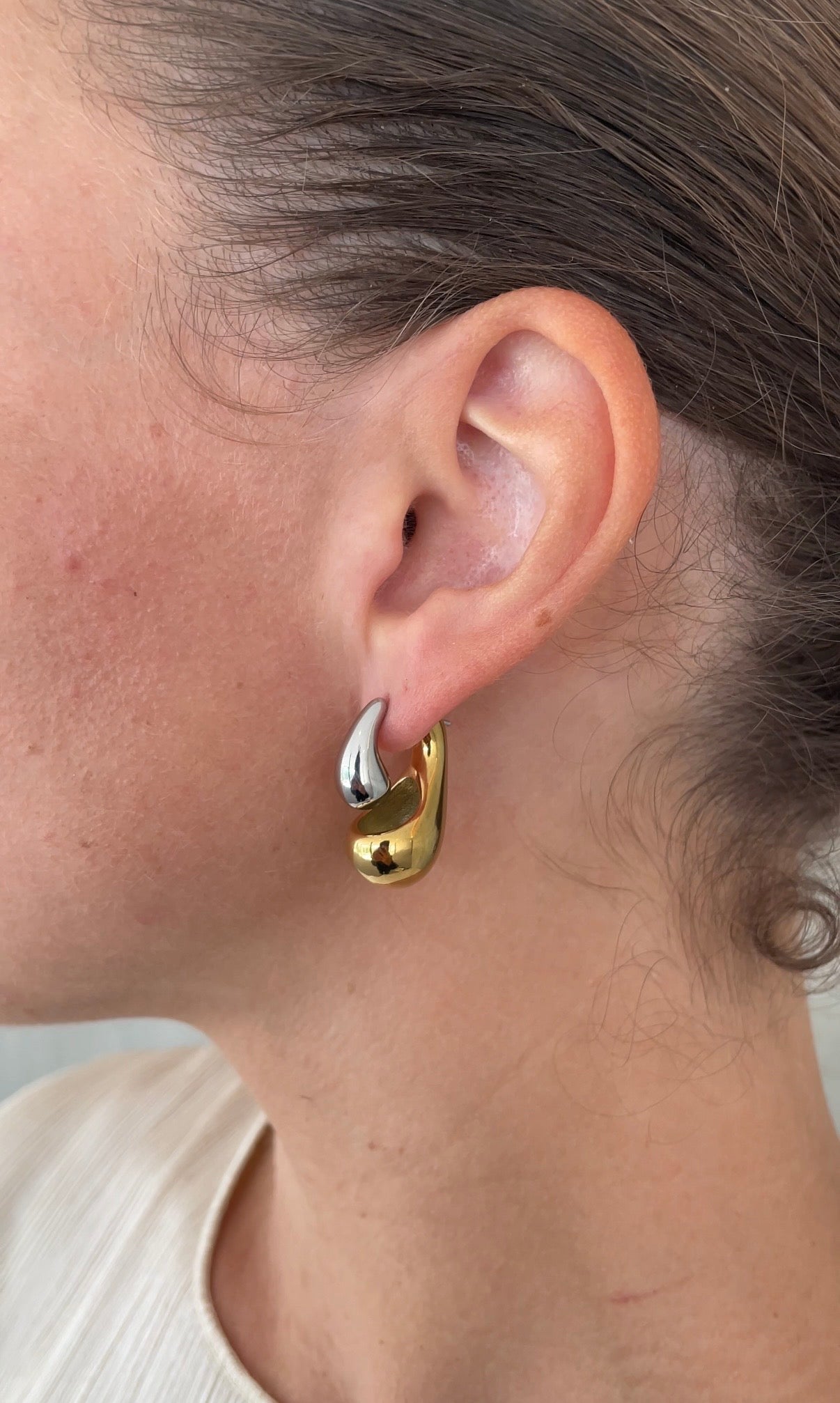 Bicolor drop earrings