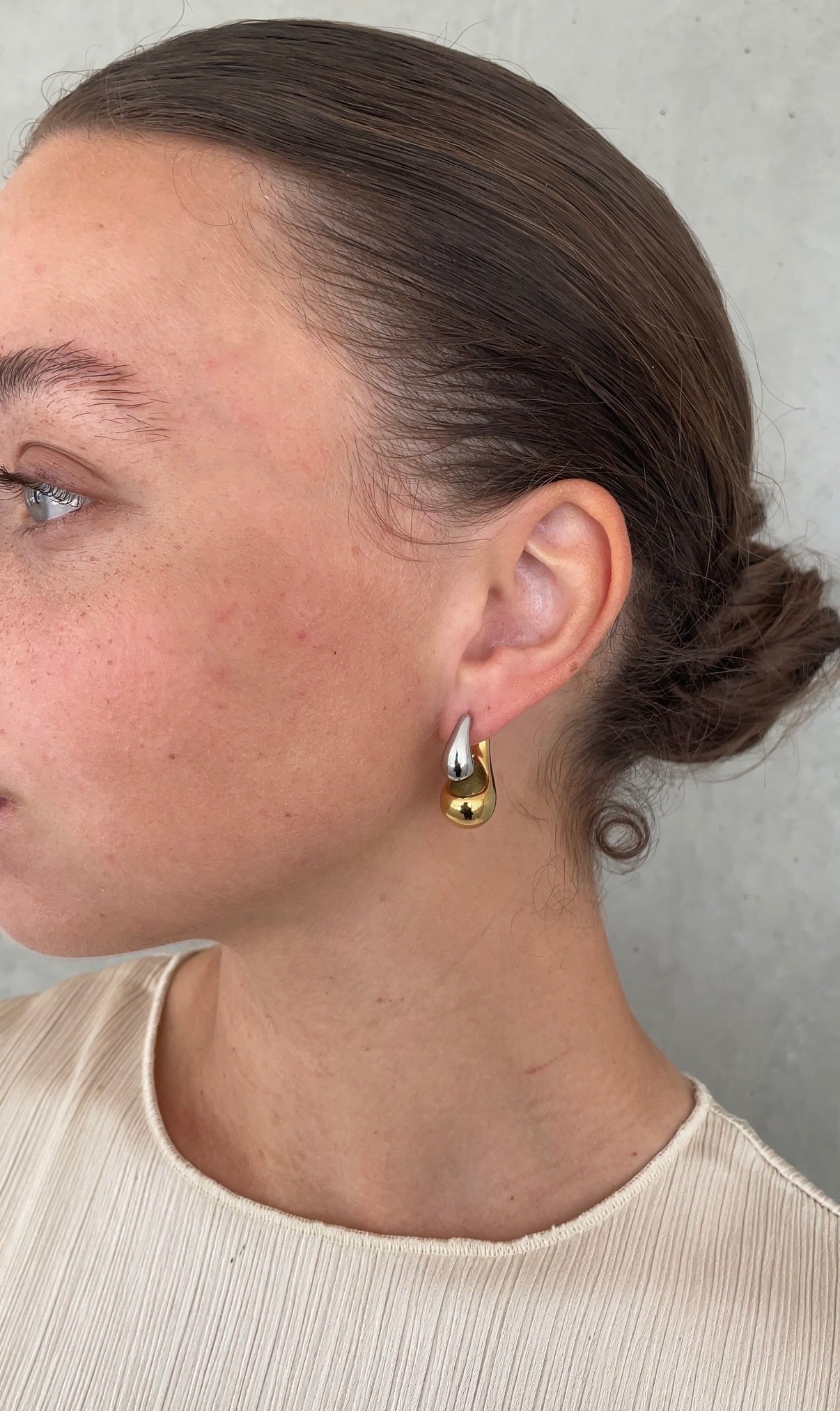 Bicolor drop earrings