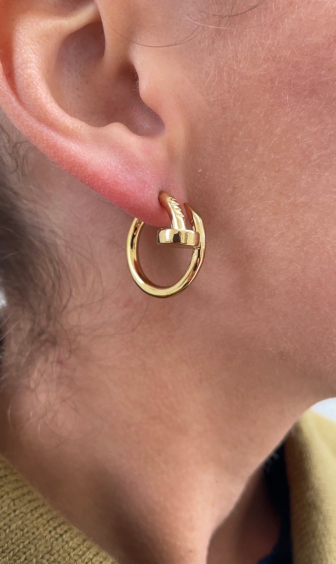 Push earrings
