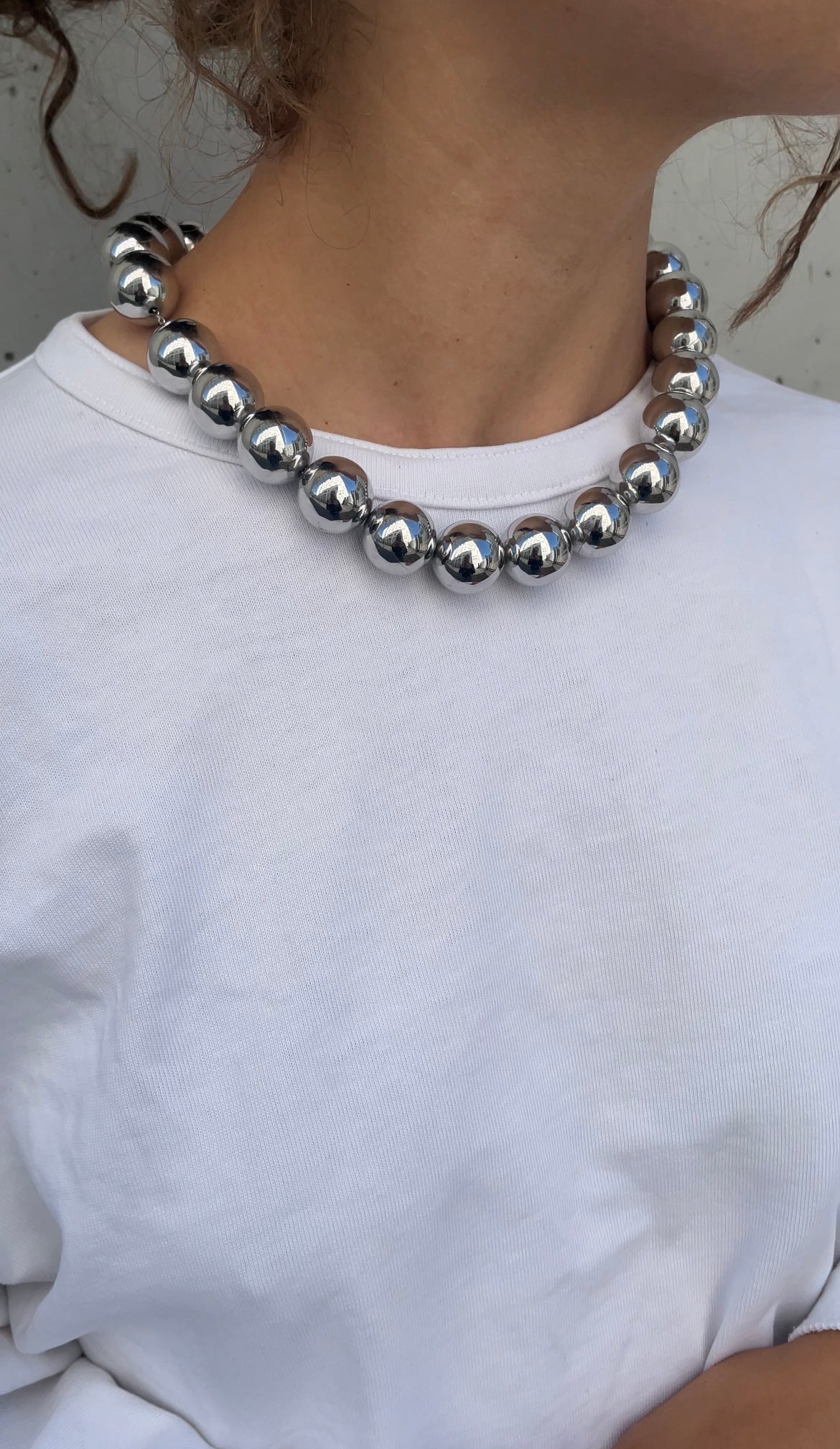 Huge Metal pearl necklace