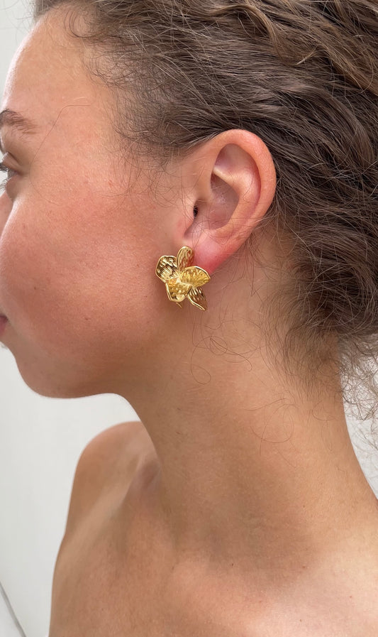 Graphic flower earrings