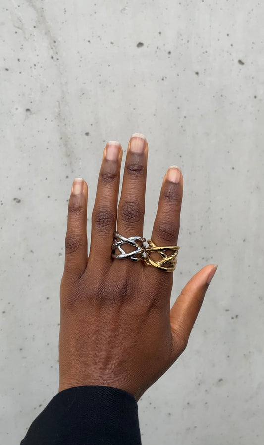 Static laced ring