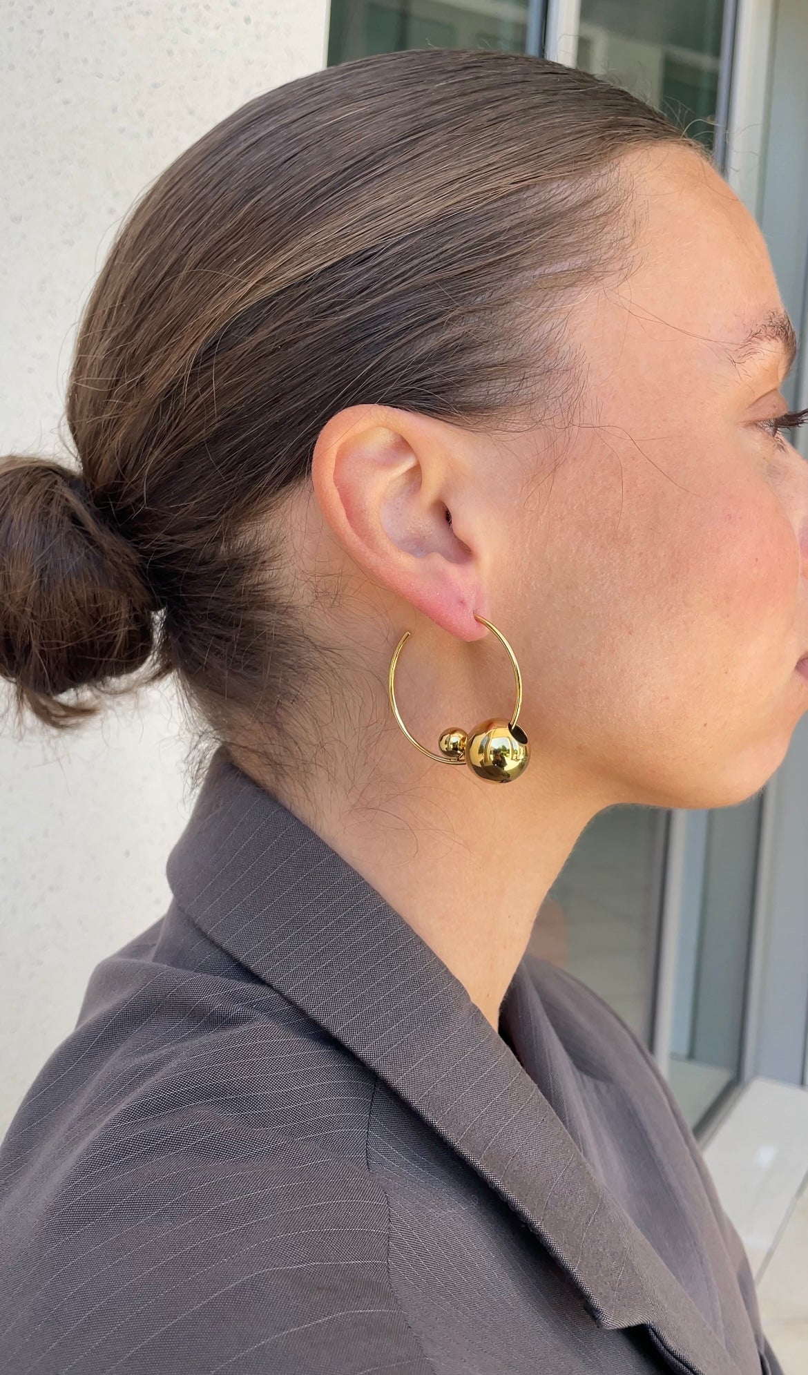 Asymmetric pearl earrings