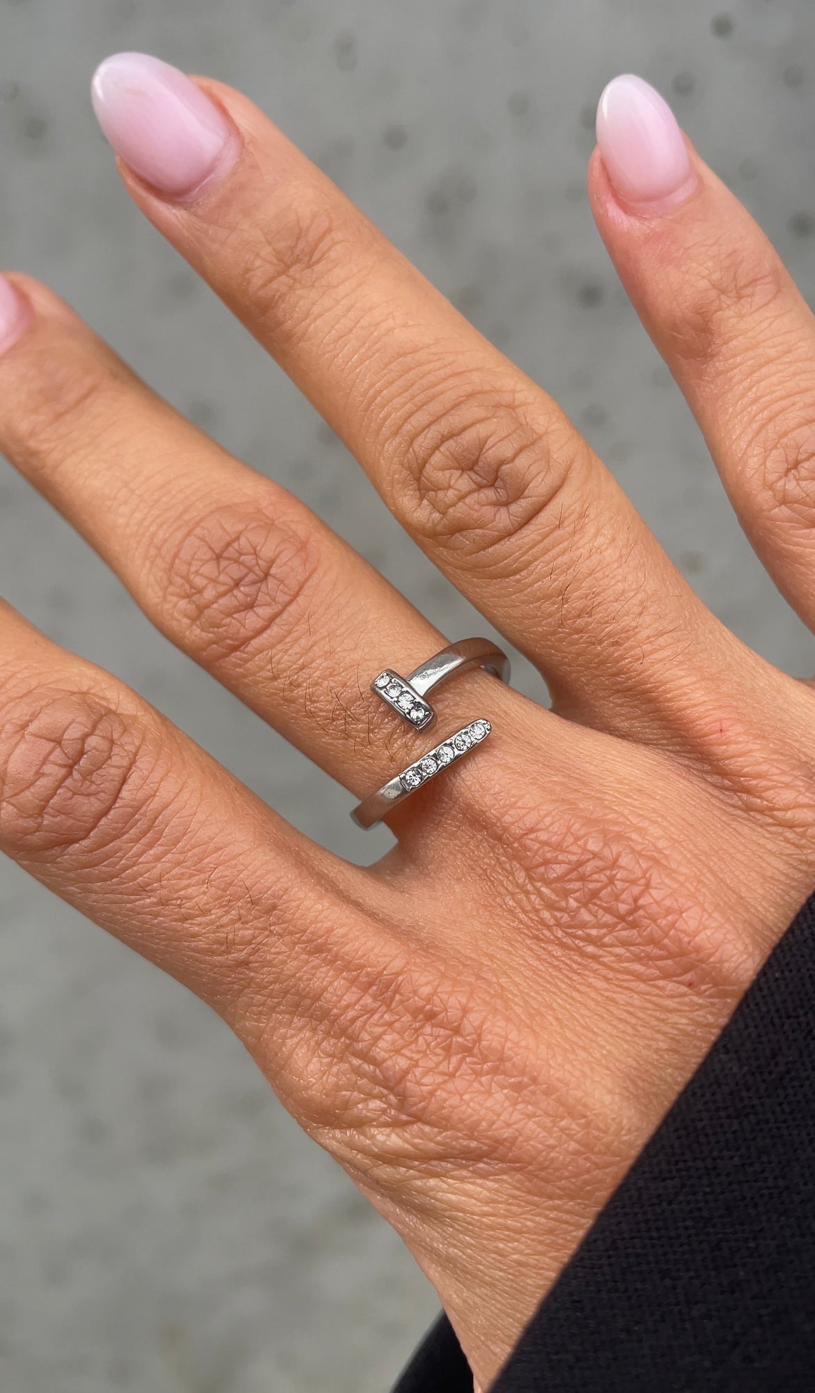 Gems push ring