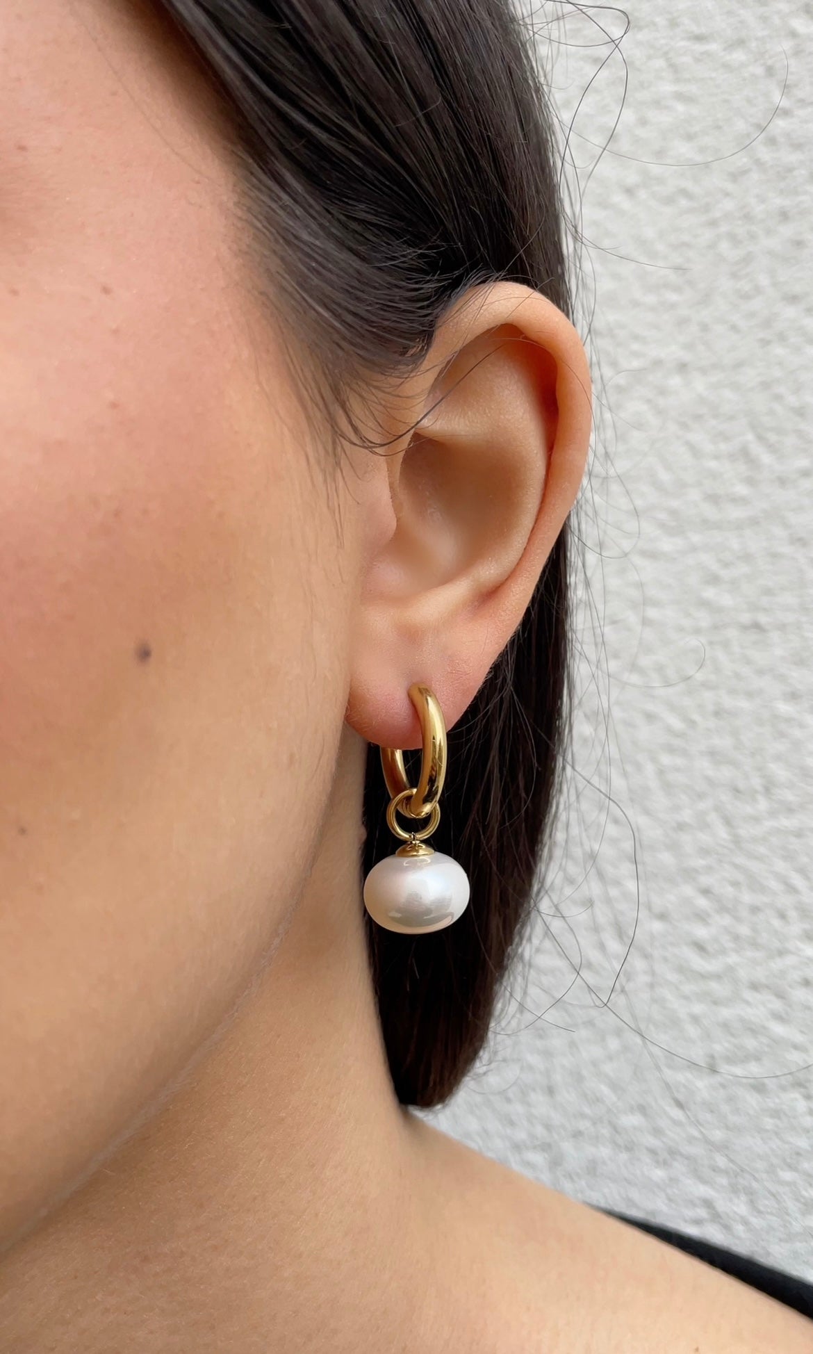 Pearl x hoops earrings