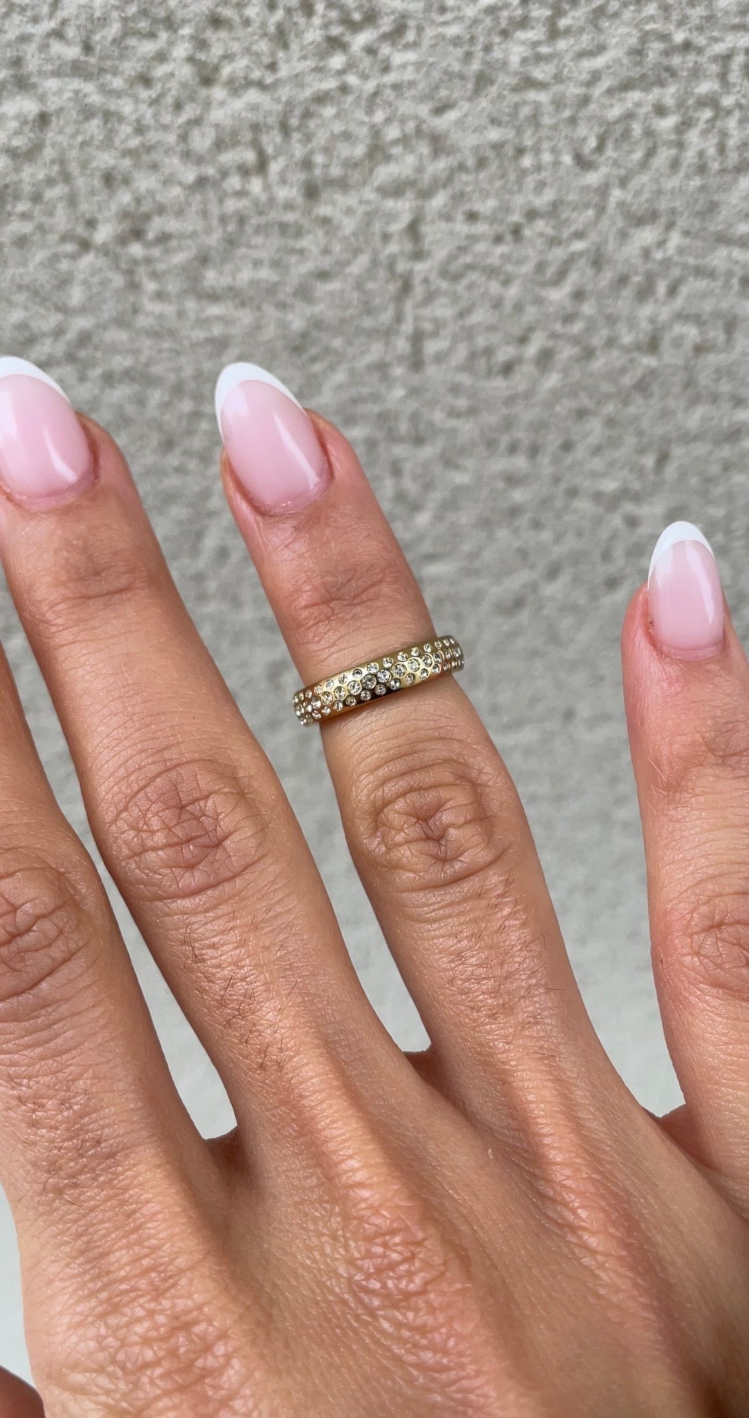 Gems phalange ring