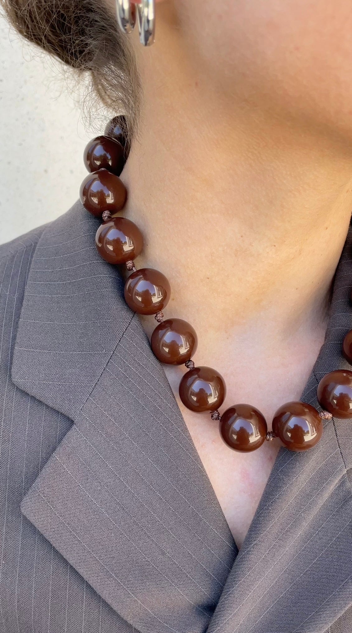 Colored pearl necklace