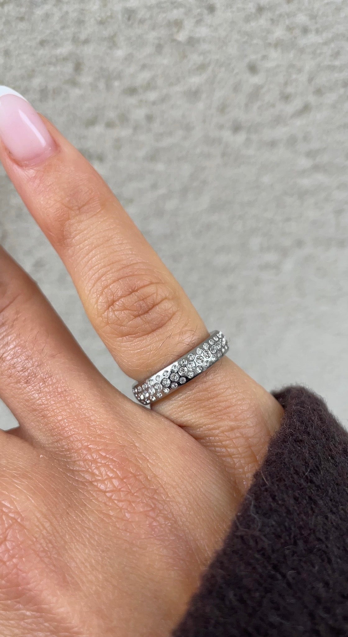 Gems phalange ring