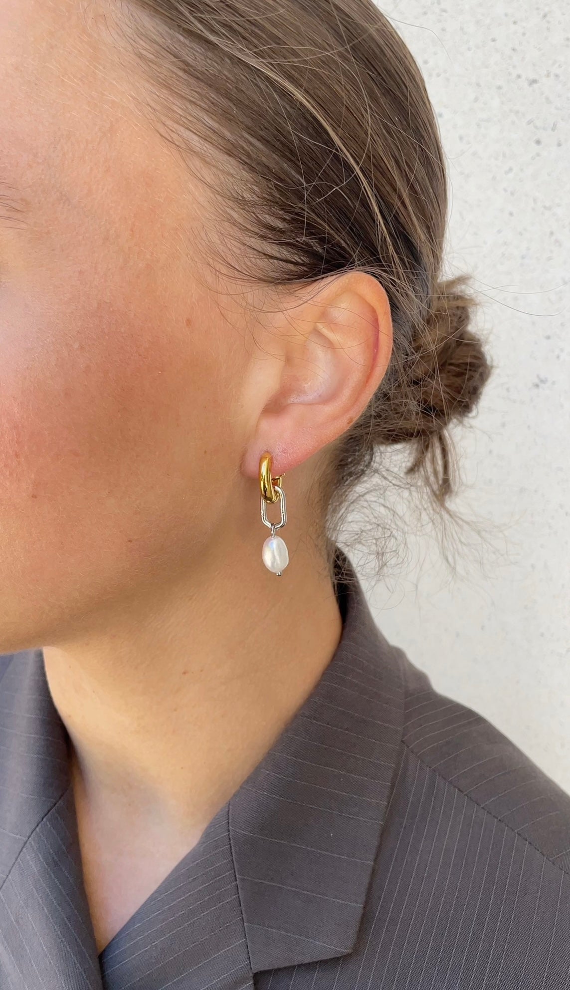 Asymmetric circle earrings