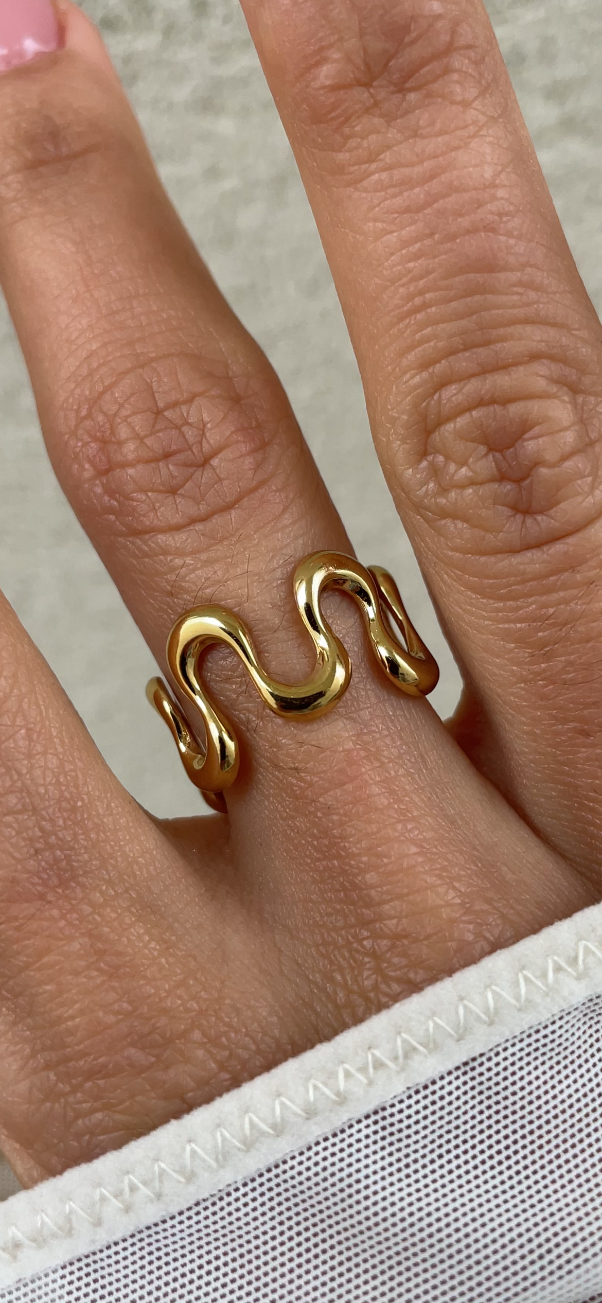 Zag ring