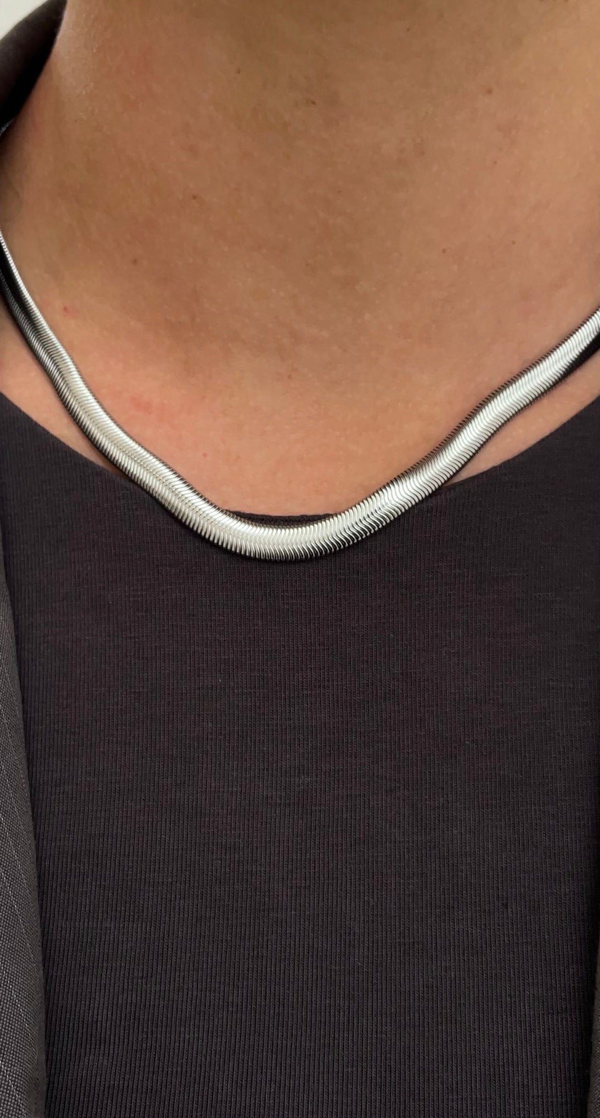 Thick snake necklace