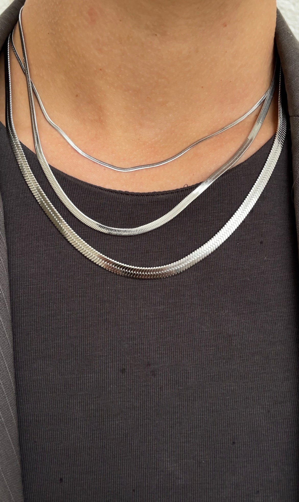 Flat necklaces