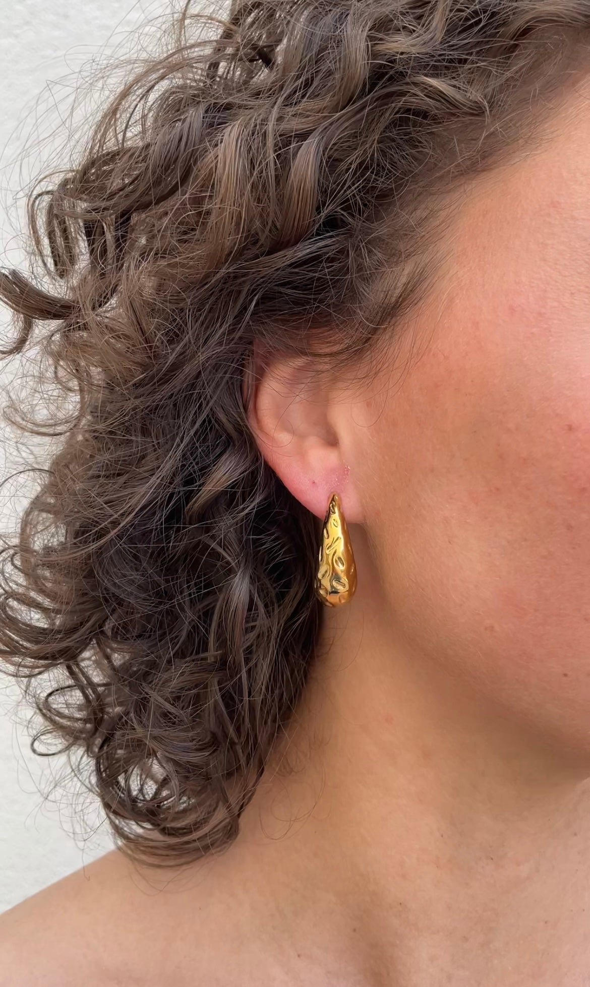 Textured parisian earrings