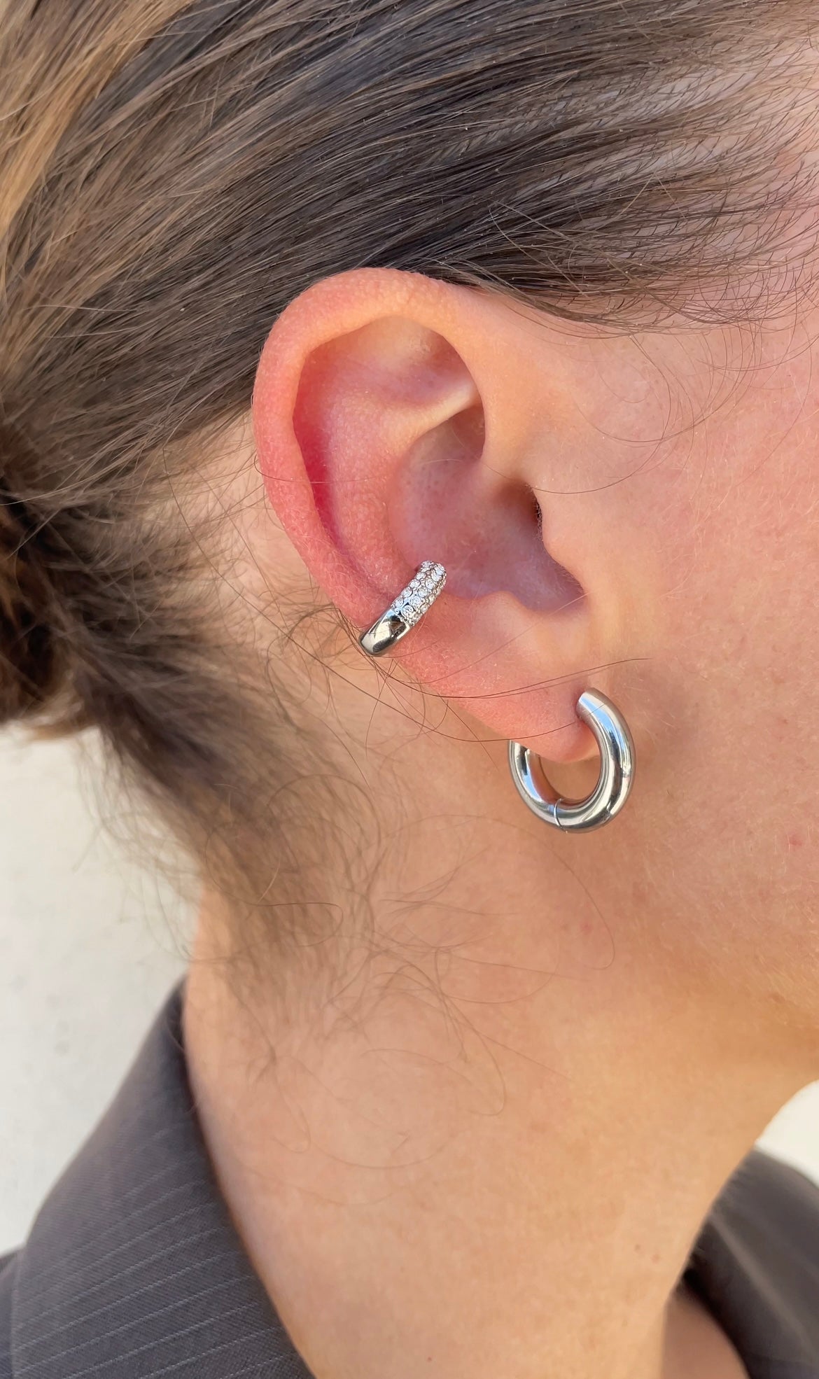 Semi gems ear cuff