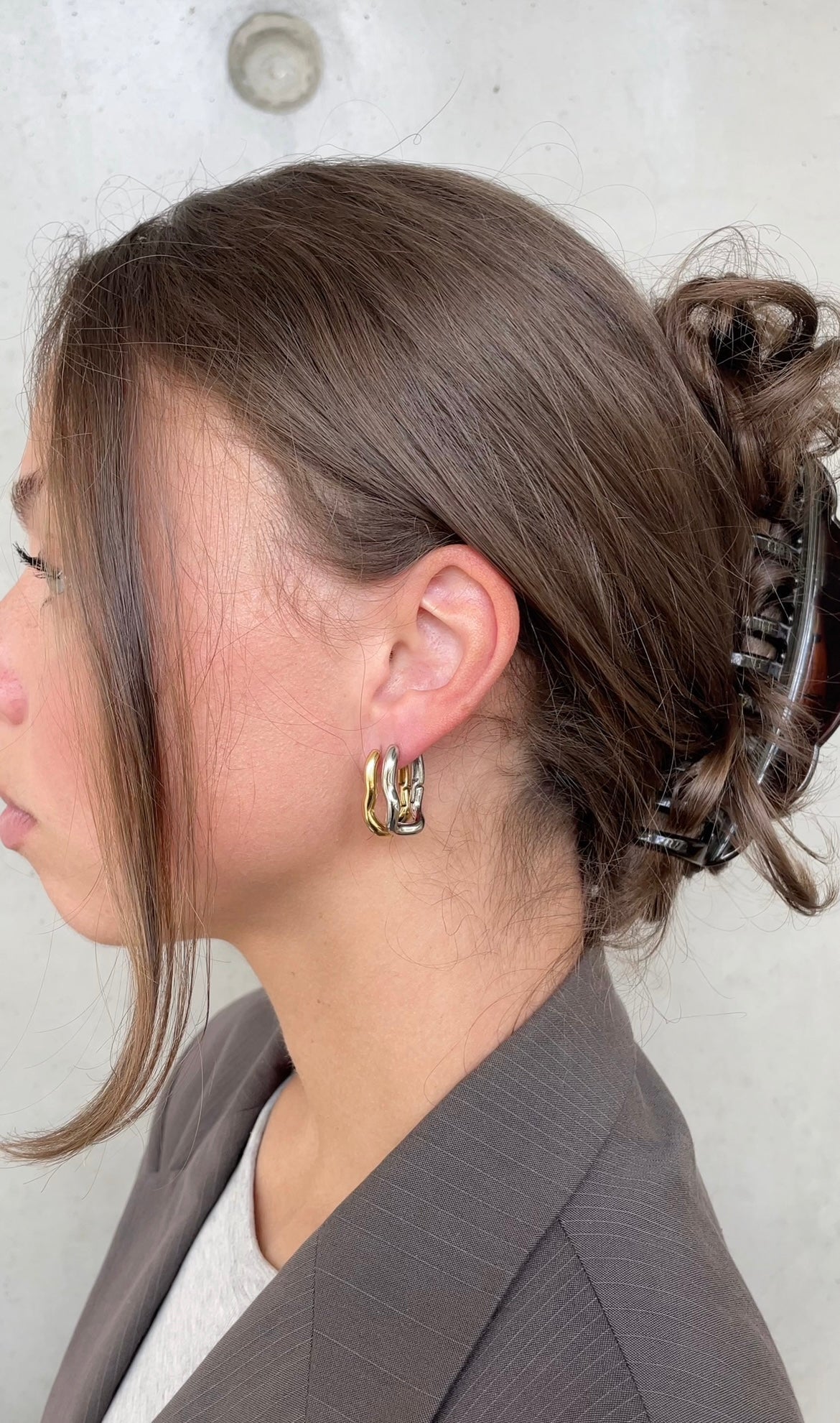 Wave oval earrings