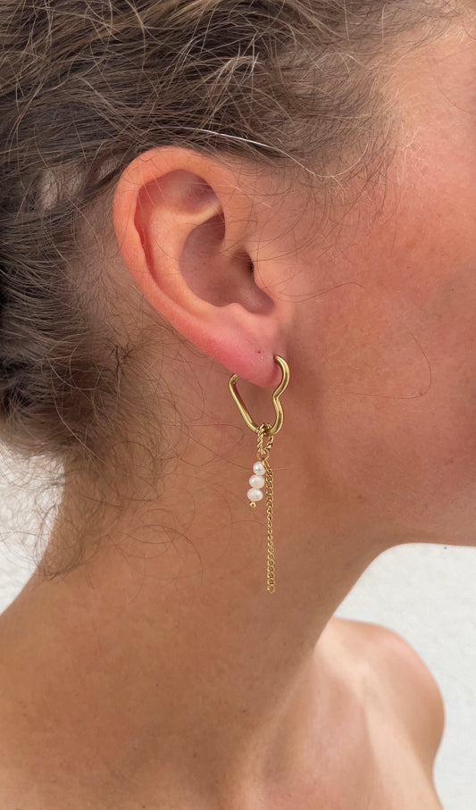 Asymetric heart earrings
