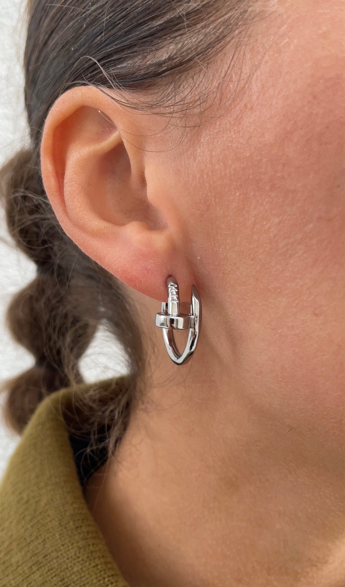 Push earrings