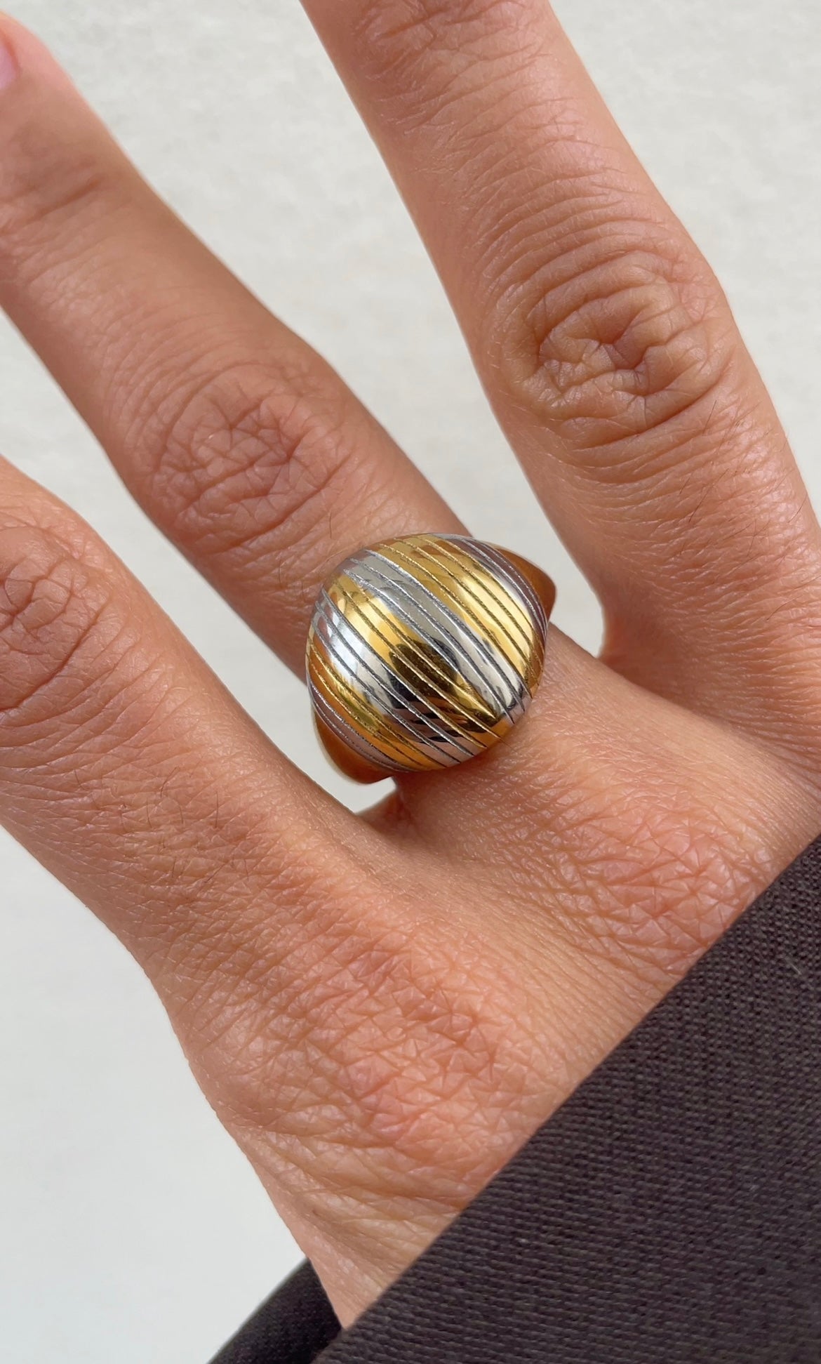 Bicolor dome ring
