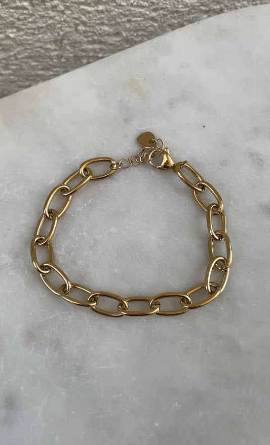 Simple oval bracelet