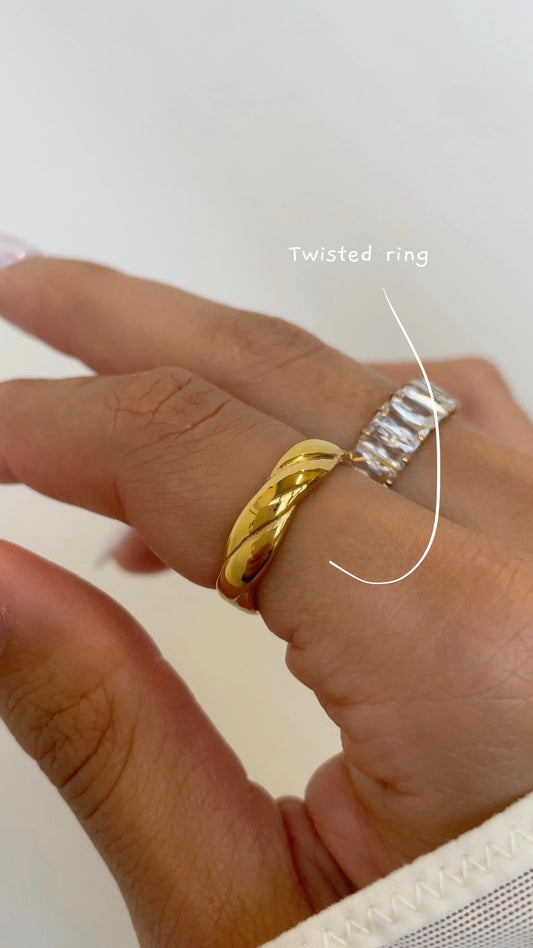 Thin Twisted ring